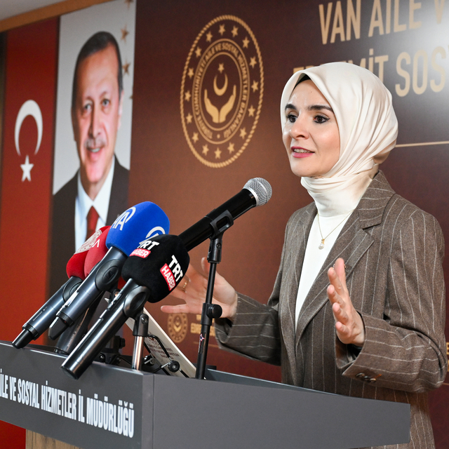 Aile ve Sosyal Hizmetler Bakanı Göktaş, Van'da açılış töreninde konuştu: