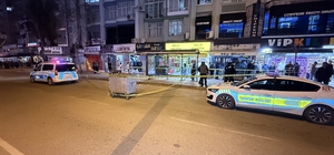 Otobüs beklerken husumetlisi tarafından tabancayla vuruldu