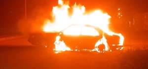Hatay'da seyir halindeki otomobil yandı