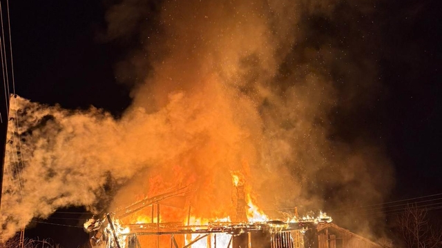 İki katlı ahşap evde yangın