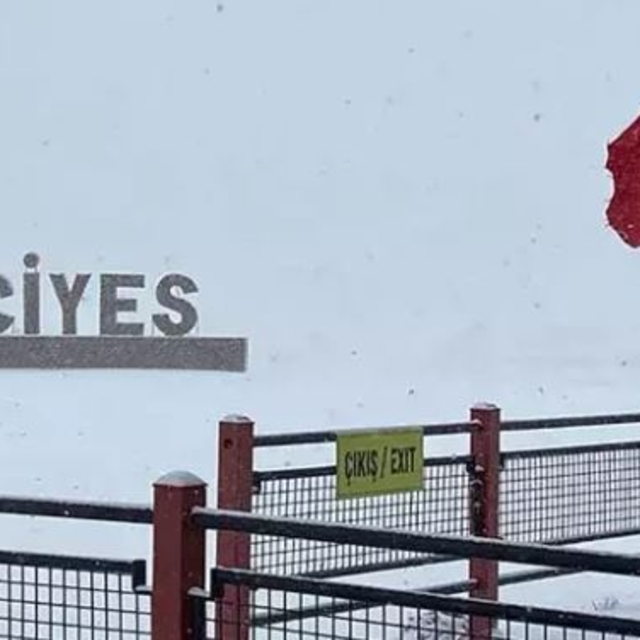 Erciyes Dağı'nda kar kalınlığı 3 metreye ulaştı