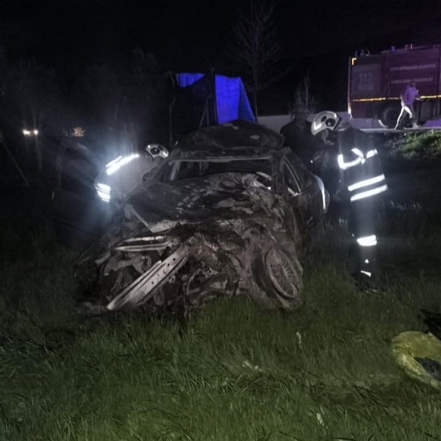 Kırıkhan'da hurdaya dönen otomobilin sürücüsü yaralandı