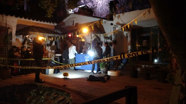 Antalya'da 21 Yaşındaki genç 30 metre yükseklikten beton zemine düşerek hayatını kaybetti