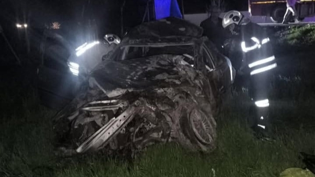 Kırıkhan'da hurdaya dönen otomobilin sürücüsü yaralandı