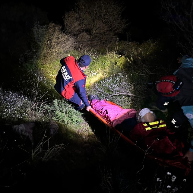 Kaybolan Alzheimer hastası yaşlı adam termal kameralı dronla bulundu
Yamaç...