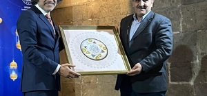 Yakutiye Medresesi'nde, tefekkür dolu bir buluşma