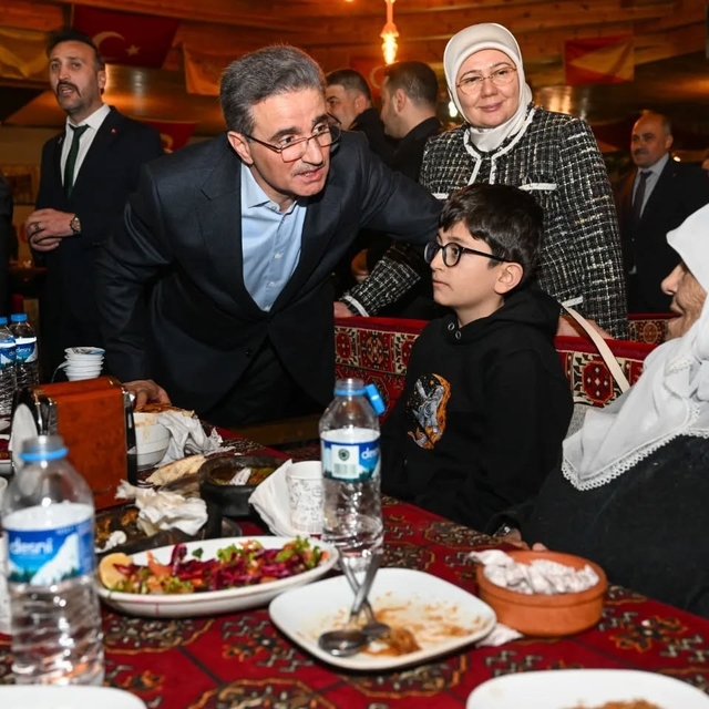 Vali Baruş, EMŞAV ile iftar yaptı