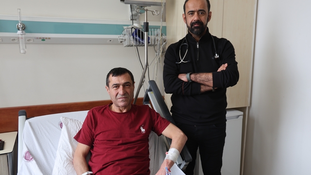 Kapalı damarı Almanya'da açılmayınca, Elazığ'a gelip sağlığına kavuştu
Almanya'da 'ölürsün' dediler, Türkiye'de sağlığına kavuştu