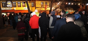 Bursalılar sahurda tarihi meydanda buluştu