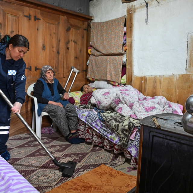 Evde sağlık ve bakım hizmetiyle uzaklar yakın oluyor