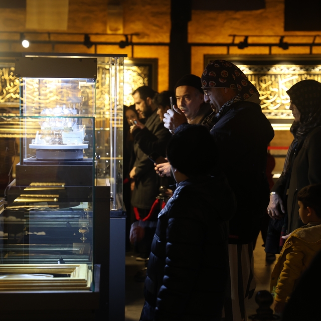 Konya'da Mukaddes Emanetler sergisine yoğun ilgi