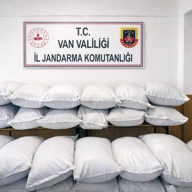 Van'da 3 milyon 150 bin TL değerinde kaçak gıda ele geçirildi