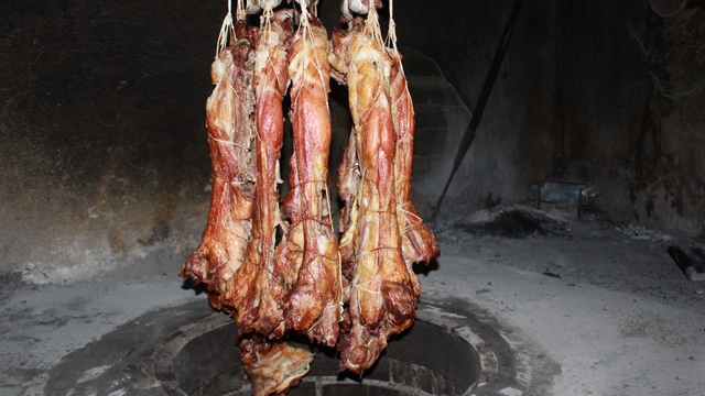 Siirt'in tescilli lezzeti büryan kebabı iftar sofrasının vazgeçilmezi oluyor
