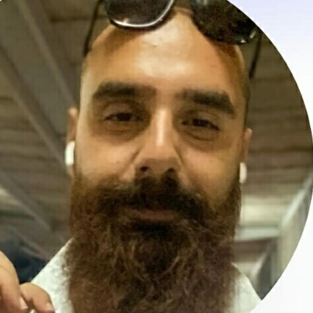 İzmir'de kavşakta motosikletle otomobil çarpıştı: 1 ölü, 2 yaralı