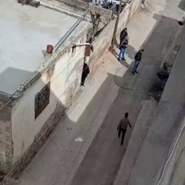 Madde bağımlısı sokak ortasında yığılıp kaldı