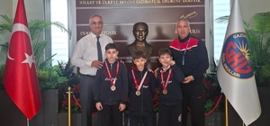 Paletli Yüzme Şampiyonasına GKV Özel Okulları damgası