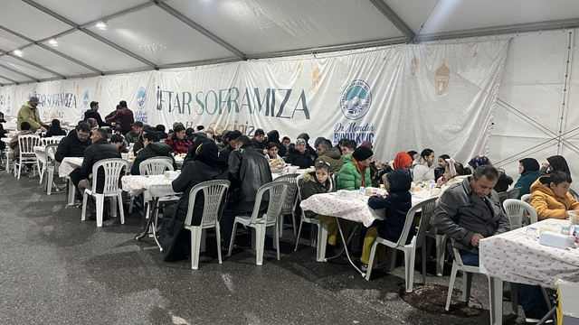 Büyükşehirin iftar sofraları gönüllere dokunuyor