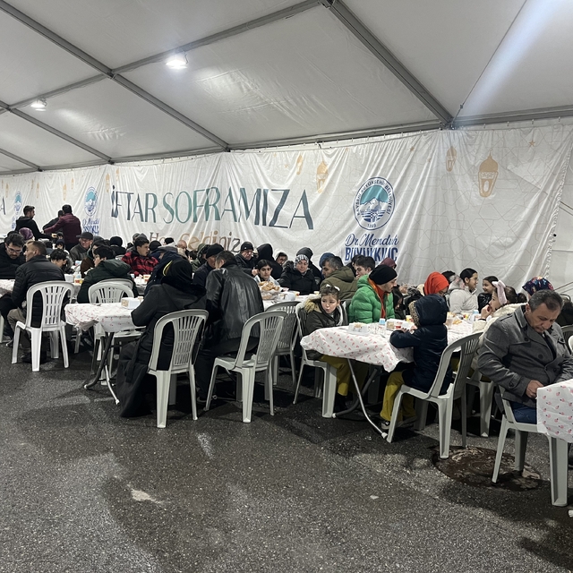 Büyükşehirin iftar sofraları gönüllere dokunuyor