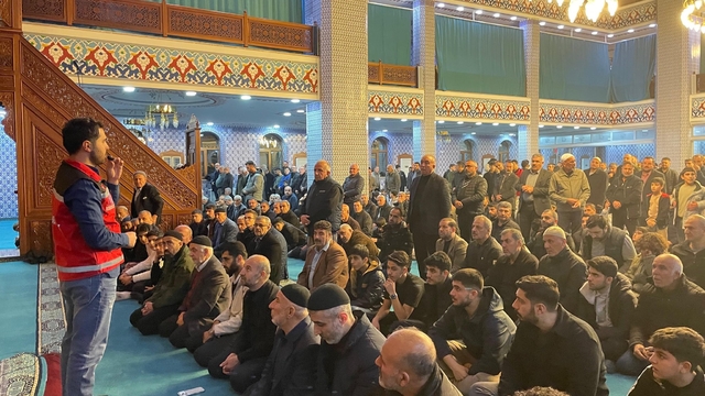 Batman'da teravih öncesi bağımlılıkla mücadele çalışması