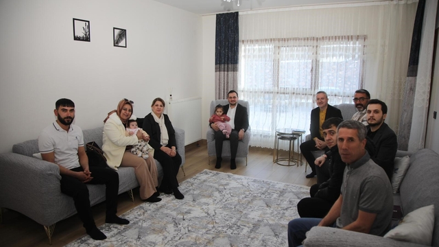 AK Parti Elazığ teşkilatı, iftar ve sahurda vatandaşlarla sofrada buluştu