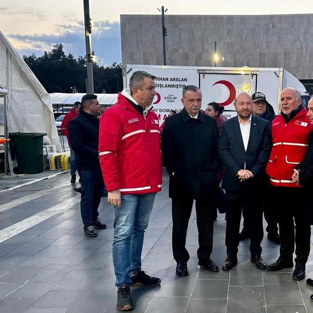 Türk Kızılay ve Yunusemre Belediyesi'nden 1000 kişilik iftar