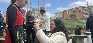 Edirne'de 'Baba Marta' etkinliği; bileklikler dağıtıldı