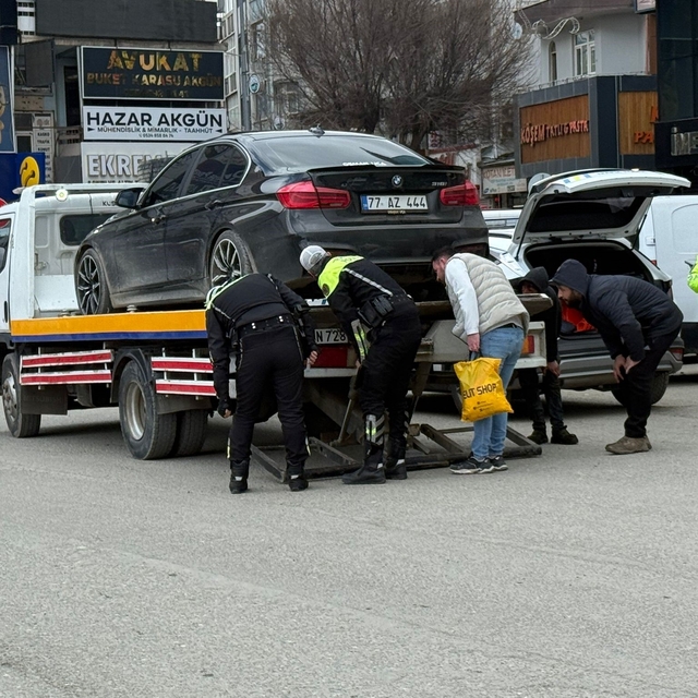 Iğdır'da trafik ekiplerinden denetim
