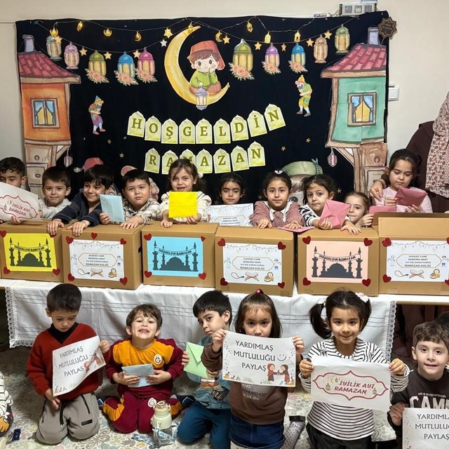 Anamur'da miniklerden Ramazan dayanışması