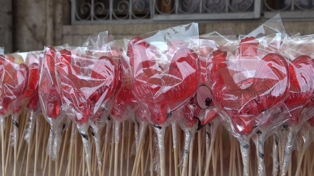 Sivas'ta Ramazanın habercisi horoz şekerler tezgahlara döndü