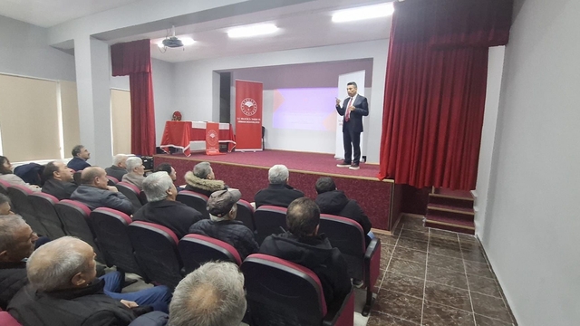 Bilecik'te üreticilere 'Bitki koruma ürünleri' ve 'Gıda hijyeni' eğitimi