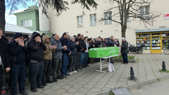 Halı sahada kalp krizi geçirerek vefat eden Murat Kasapoğlu son yolculuğuna uğurlandı