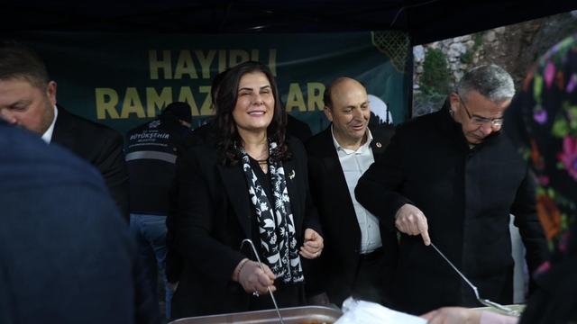 Başkan Çerçioğlu Köşk'te vatandaşlarla iftar sofrasında bir araya geldi