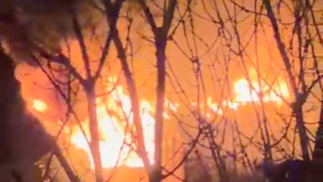 Kocaeli'de binanın çatı katı yandı