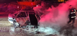 Hareket halindeyken alev alan otomobil yandı