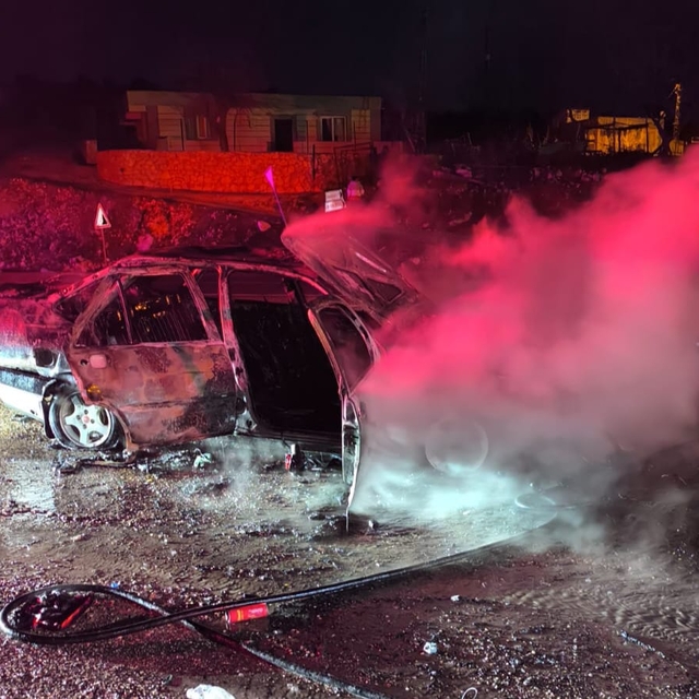 Hareket halindeyken alev alan otomobil yandı