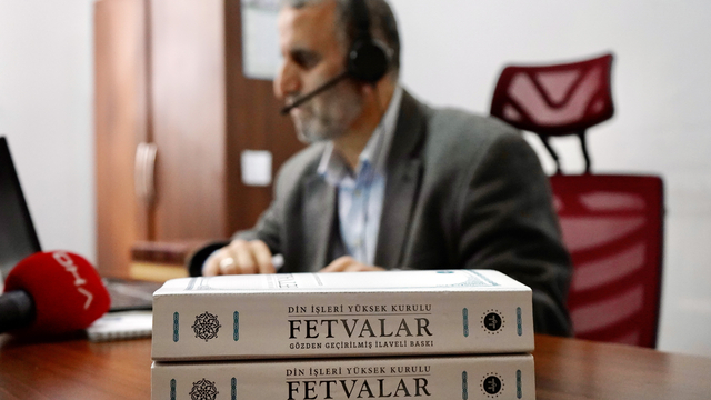 Ramazanda 'Alo Fetva Hattı'na gelen çağrı sayısı iki kat arttı