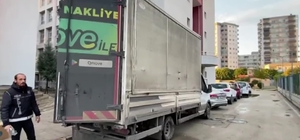 Kamyonetten 4 milyon 500 bin kaçak makaron çıktı