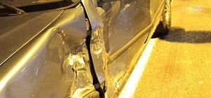 Buldan’da iki otomobil kavşakta çarpıştı; 1 yaralı