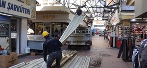 Nazilli Ayakkabıcılar Sokağı’nda çatı yenileme çalışmaları yeniden başladı