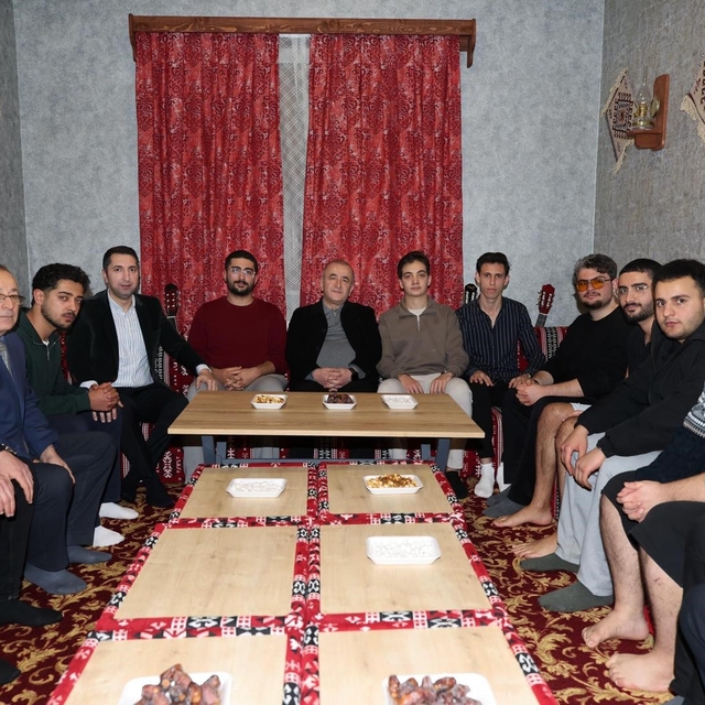 Elazığ Valisi Hatipoğlu, iftarda gençlerle buluştu