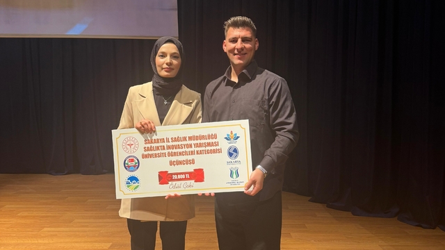 GİBTÜ ebelik bölümü öğrencisi Sedef Altun Türkiye üçüncüsü oldu