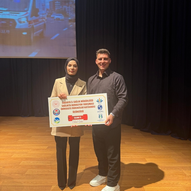 GİBTÜ ebelik bölümü öğrencisi Sedef Altun Türkiye üçüncüsü oldu