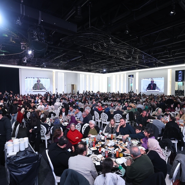 Başkan Büyükkılıç, Ramazan'ın bereketini iki ayrı iftarda vatandaşlarla pay...