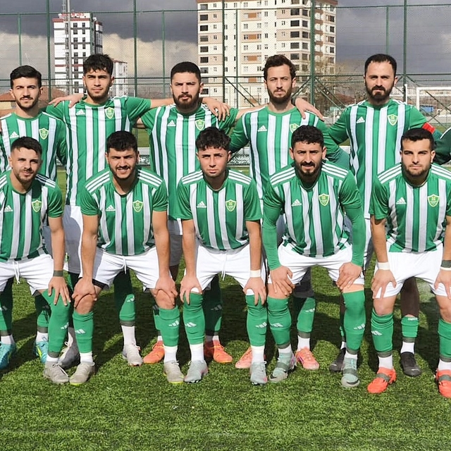 Kayseri Şekerspor zirvede 2 puan bıraktı