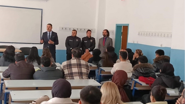 Niğde'de öğrencilere "IBAN kiralama" dolandırıcılığı anlatıldı