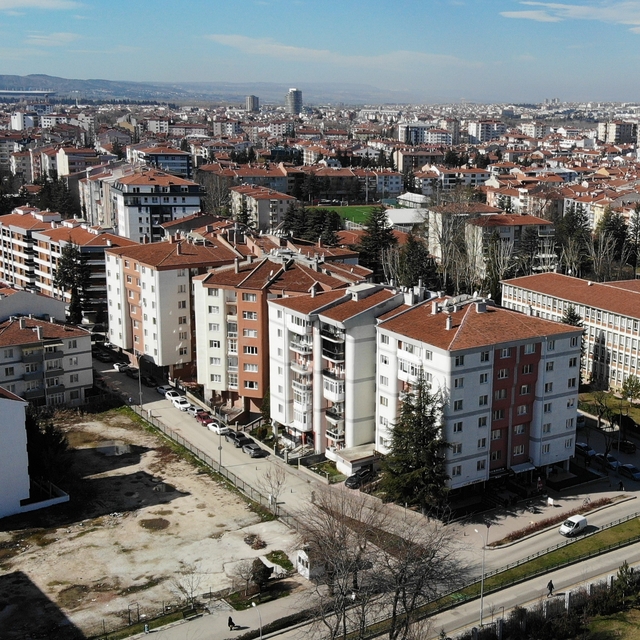 Emlak sektöründe dijital denetim artıyor
Kasım Karakaş:
"Tapuda alıcı ve sa...