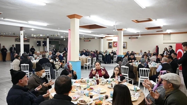 Pehlivanköy'de şehit aileleri ve gaziler onuruna iftar yemeği verildi