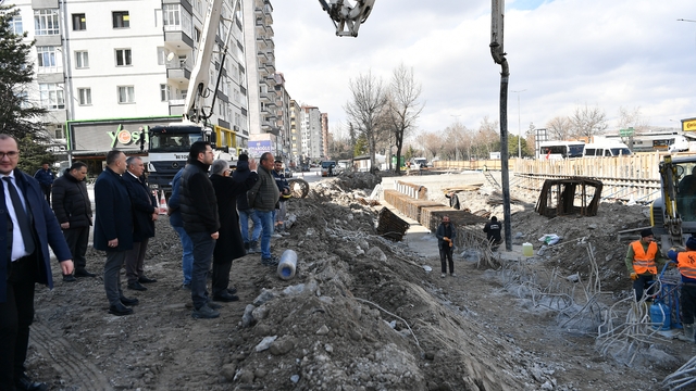 Başkan Büyükkılıç, 300 milyon TL'lik katlı kavşak projesini yerinde inceledi