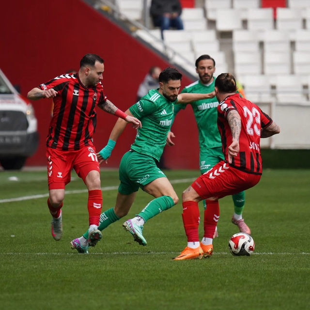 Muğlaspor zirveden uzaklaşıyor