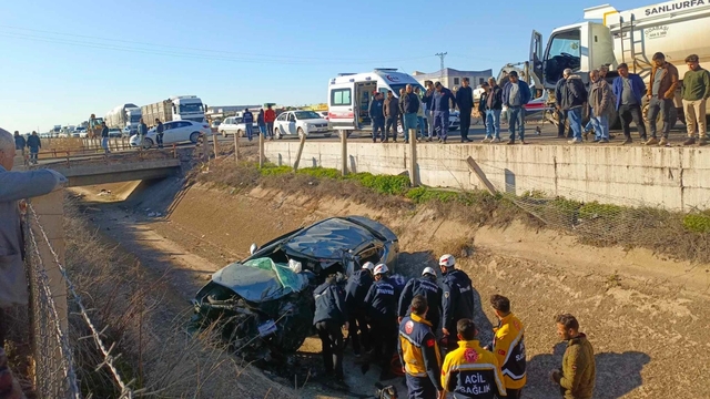 Hafriyat kamyonuyla çarpışıp kanala uçan otomobilin sürücüsü öldü